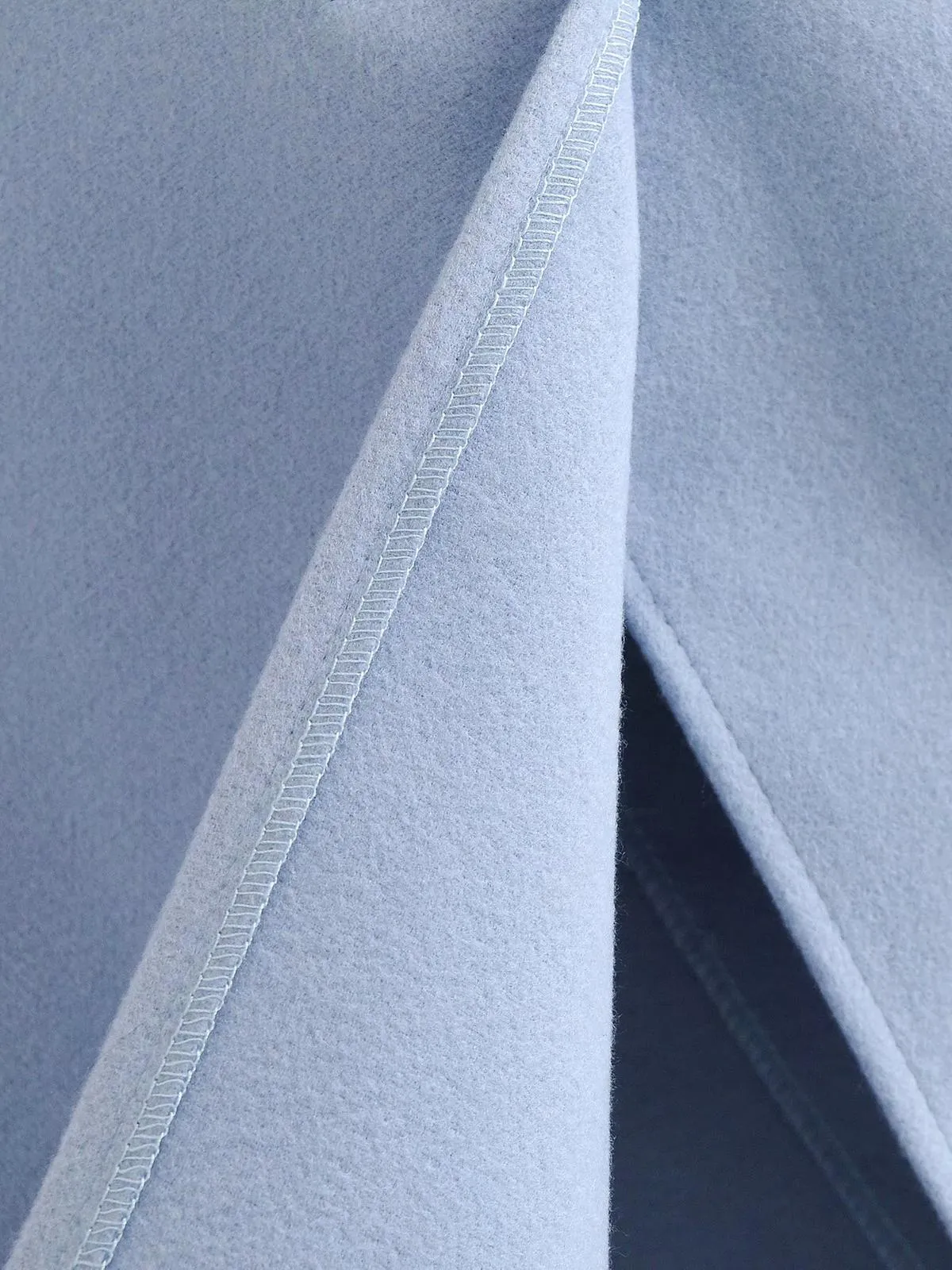 DOUBLE BREASTED WOOLEN COAT