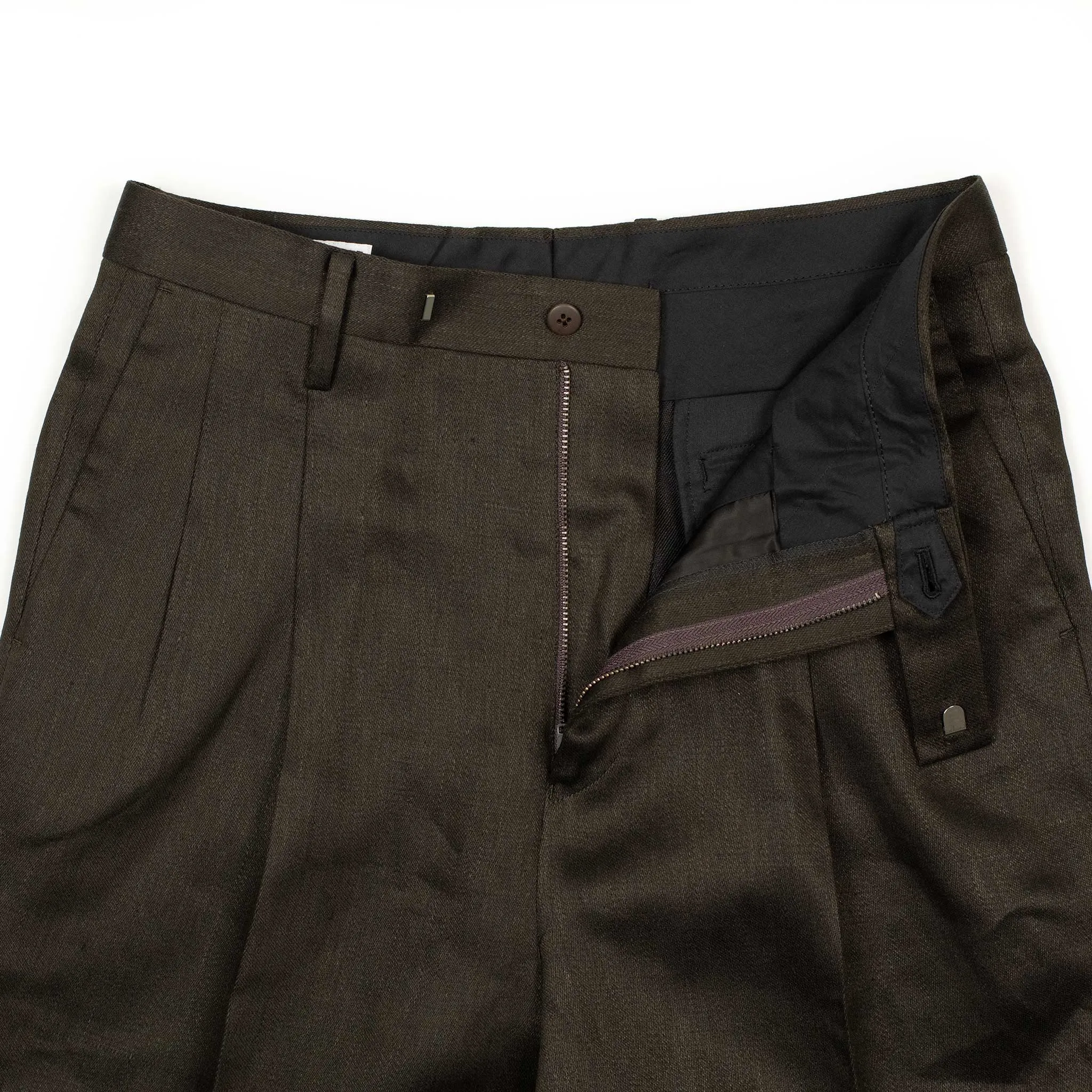 Shoecut pleated trousers in brown linen